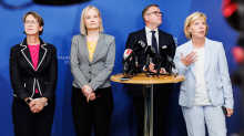 Maa- ja metsätalousministeri Sari Essayah (kd.), valtiovarainministeri Riikka Purra (ps.), pääministeri Petteri Orpo (kok.) ja opetusministeri Anna-Maja Henriksson (r.) vastasivat median kysymyksiin.