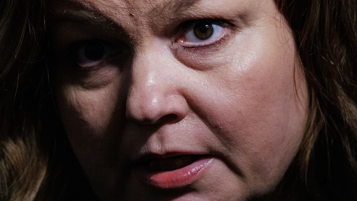 Perhe- ja peruspalveluministeri Krista Kiuru eduskunnan käytävällä.