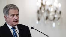 Sauli Niinistö puhui medialle Presidentinlinnassa torstaina 10. maaliskuuta 2022.