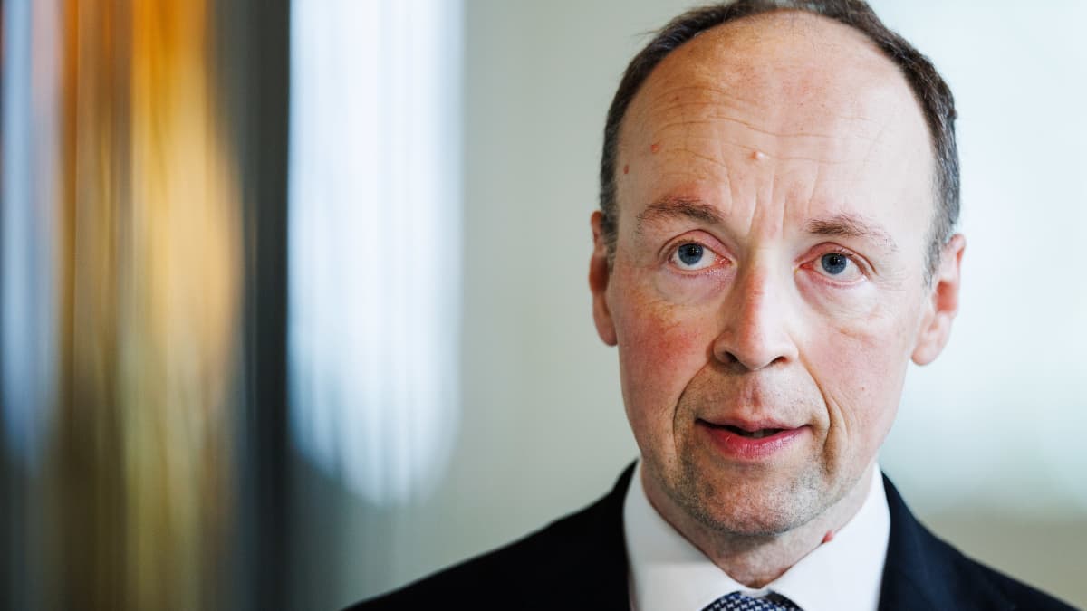 Ukraine awards Halla-aho medal of honour | Yle News | Yle