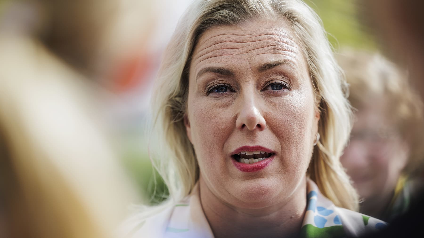 levylaulaja-ensimm-inen-nainen-valtiovarainministerin-kahden