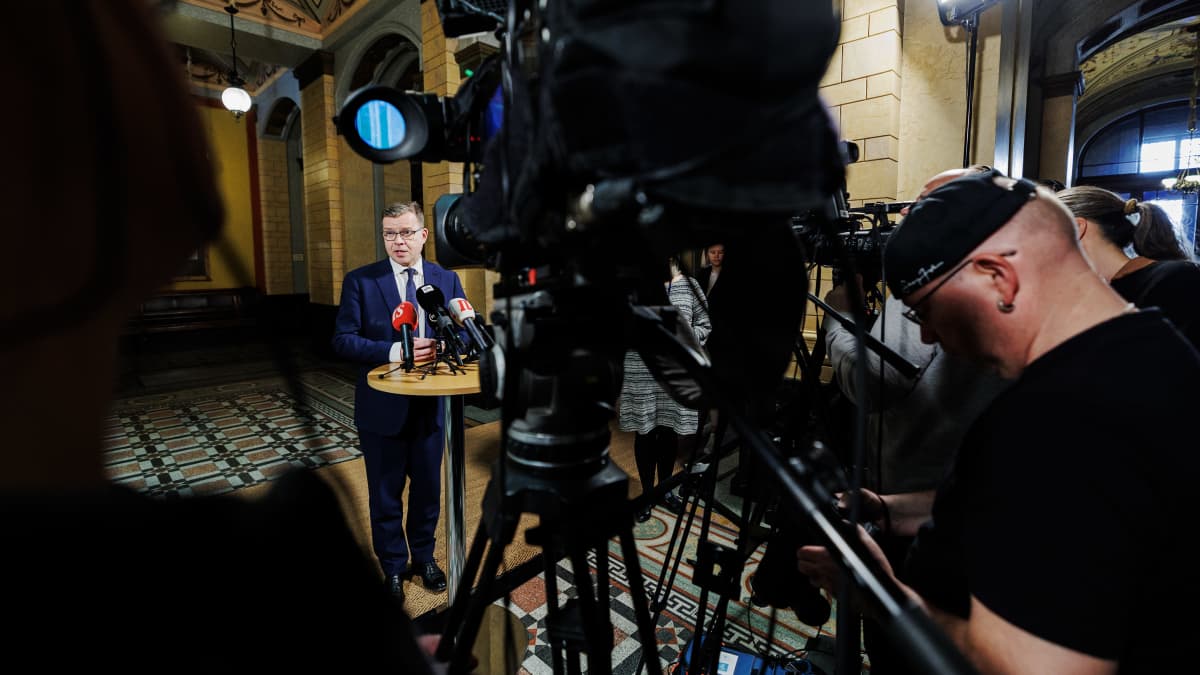 Hallituksen muodostaja Petteri Orpo Säätytalolla.