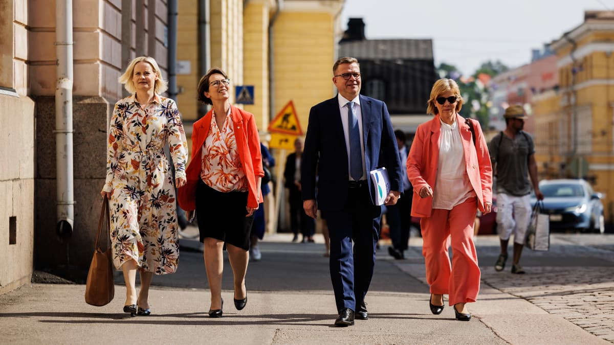 Nelikko siirtyi Säätytalolle Valtioneuvoston linnasta.