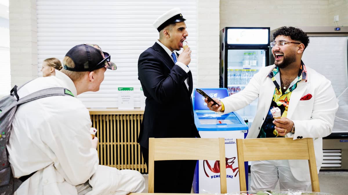 Lakkiaiset Vuosaaren lukiossa 3. kesäkuuta.