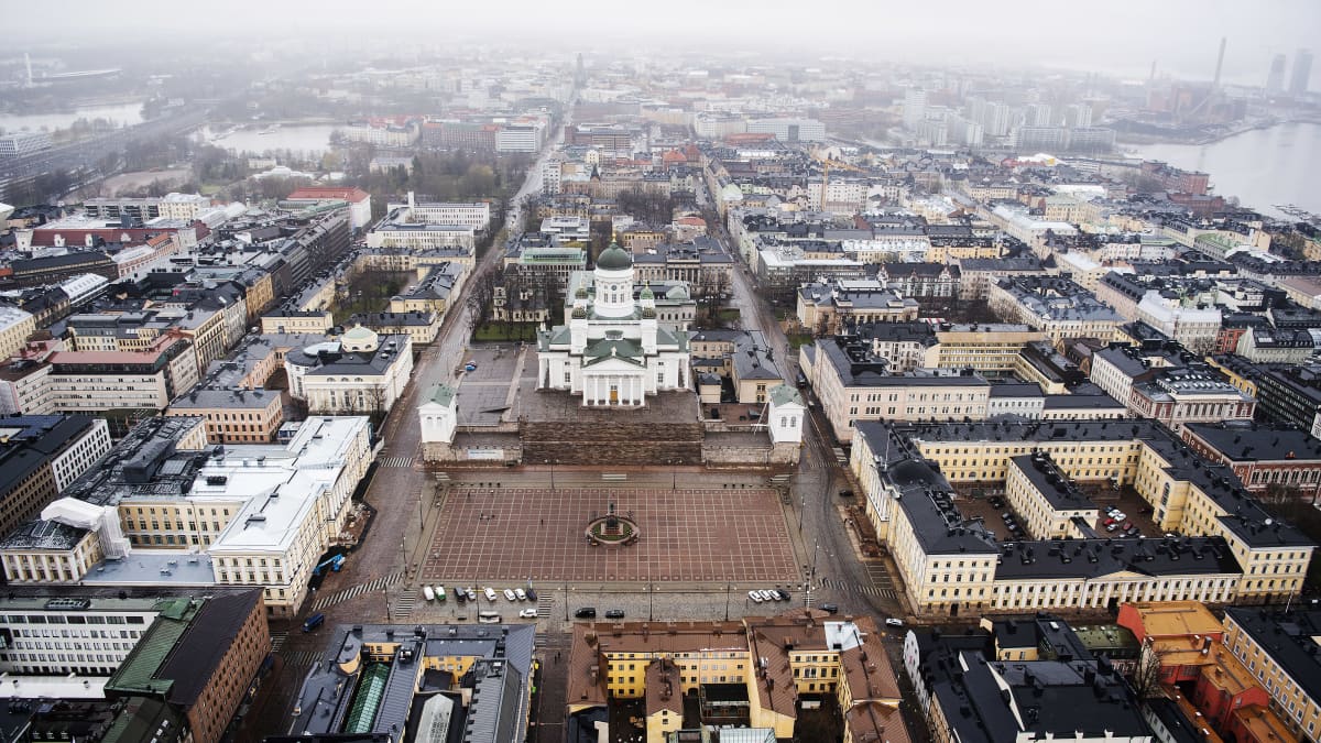Ilmakuvassa on Helsingin Senaatintori toukokuussa 2021.