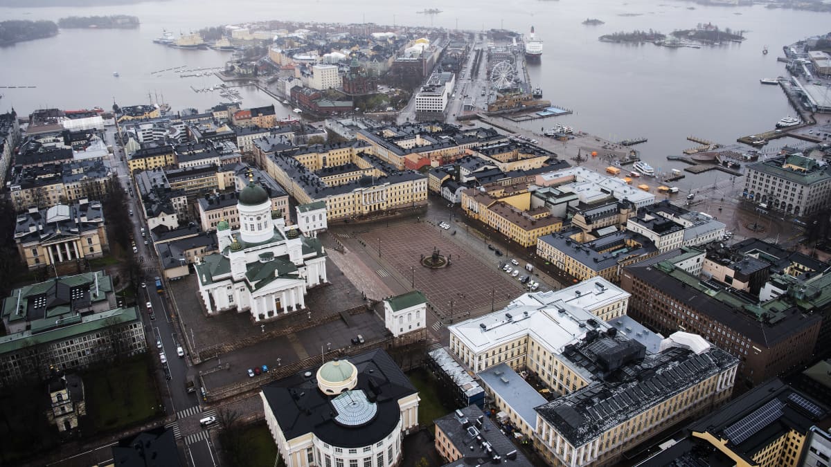 Ilmakuvassa on Helsingin Senaatintori toukokuussa 2021.