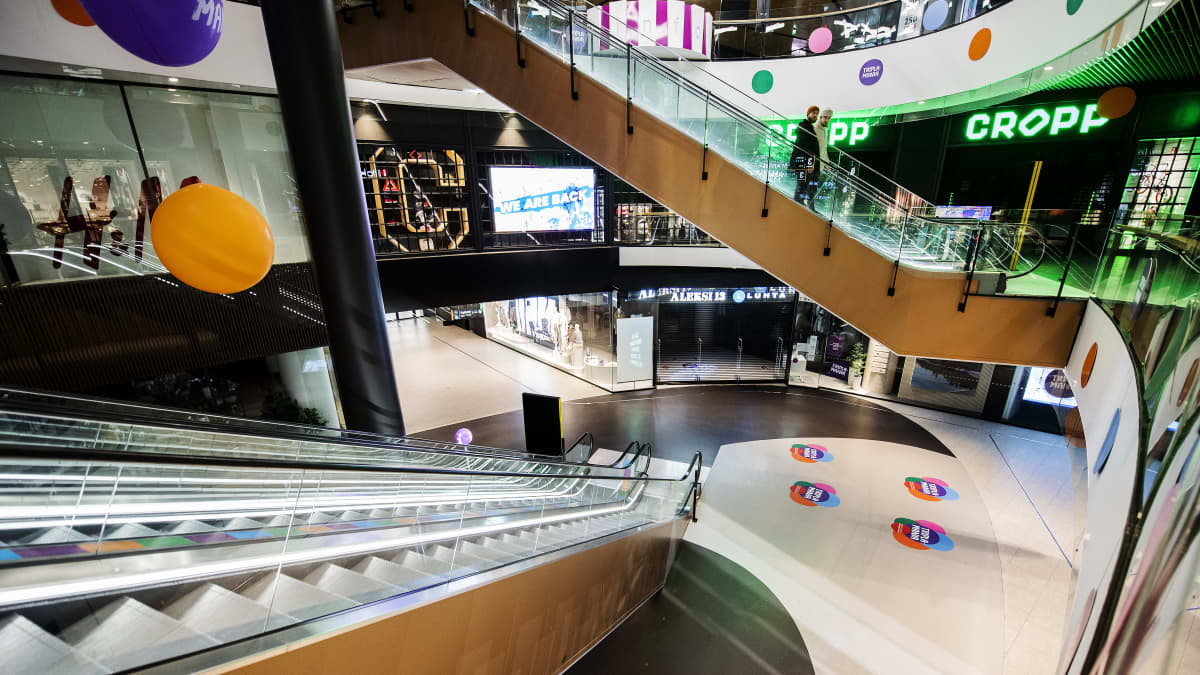 Lähes autio Mall of Tripla maaliskuussa 2021.