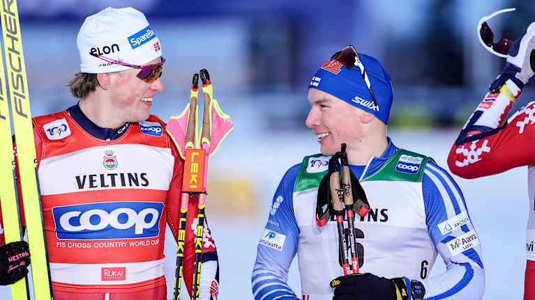 Johannes Hösflot Kläbo and Lauri Vuorinen smile in Ruka.
