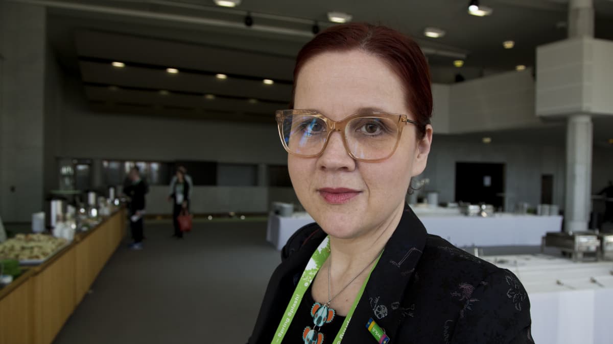 Aino heikkinen on väestörekisterikeskuksen henkilöstöpäällikkö.  Hän on teköaly kurssilla. 