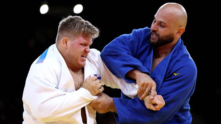 Image 24: Puumalainen suffered a defeat to Azerbaijani judoka Ushangi Kokauri.