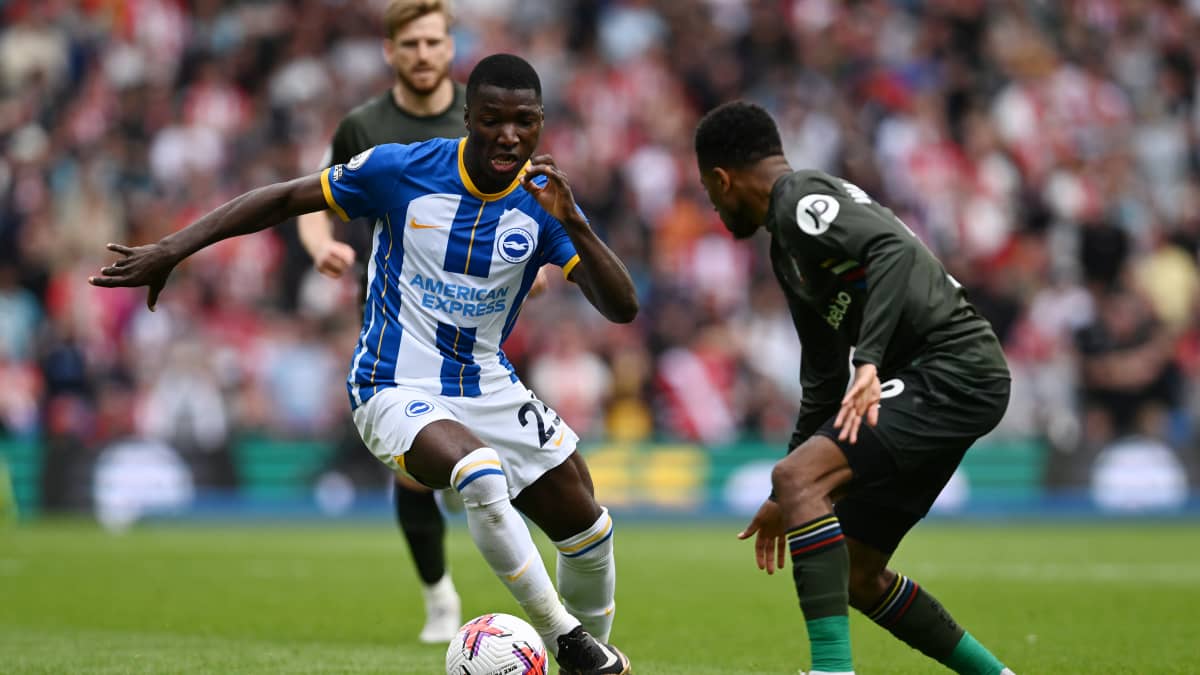 Moises Caicedo Brigtonin paidassa Valioliigan ottelussa Southamptonia vastaan 21.5.2023.