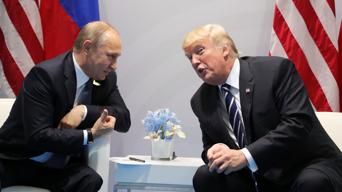 Rysslands president Vladimir Putin och USA:s president Donald Trump möttes under G20-mötet i Hamburg den 7 juli. 2017