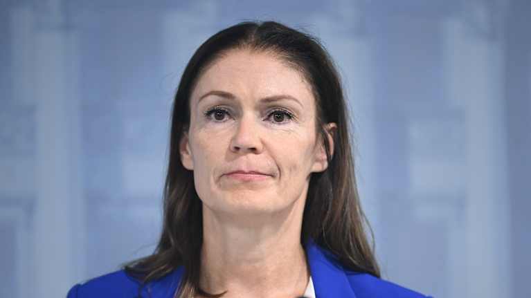 Nya dubbelministern Lulu Ranne prioriterar Inrikesministeriet före ...