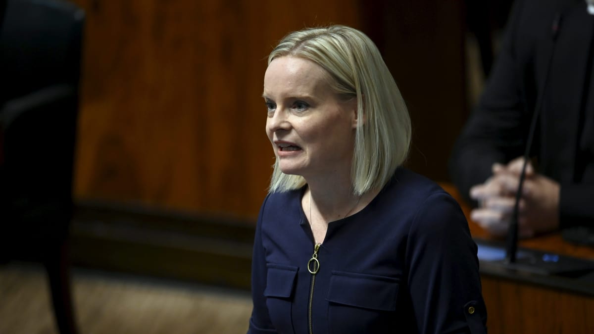 Riikka Purra eduskunnassa.
