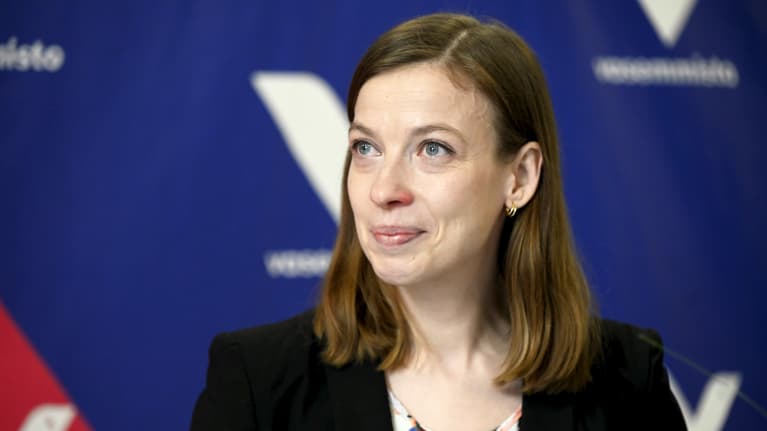 Ли Андерссон уйдет с поста председателя ”Союза левых сил” | Yle Novosti ...