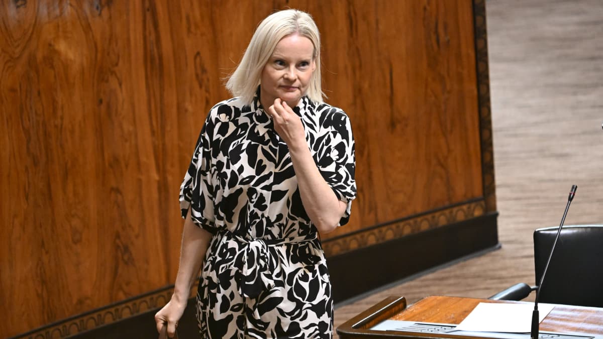 Riikka Purra eduskunnassa.