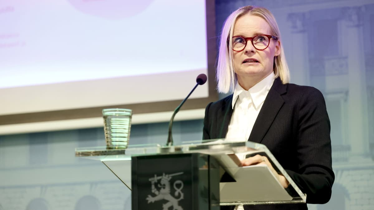 Photo shows Finance Minister Riikka Purra of the Finns Party presenting the government's proposed budget plans at a press conference in Helsinki on Friday afternoon.