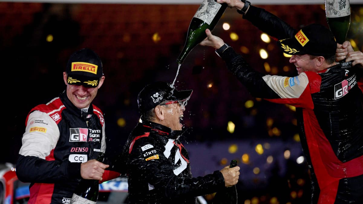 Akio Toyoda kuvassa