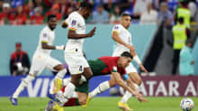 Mohammed Salisu rikkoo Cristiano Ronaldoa.