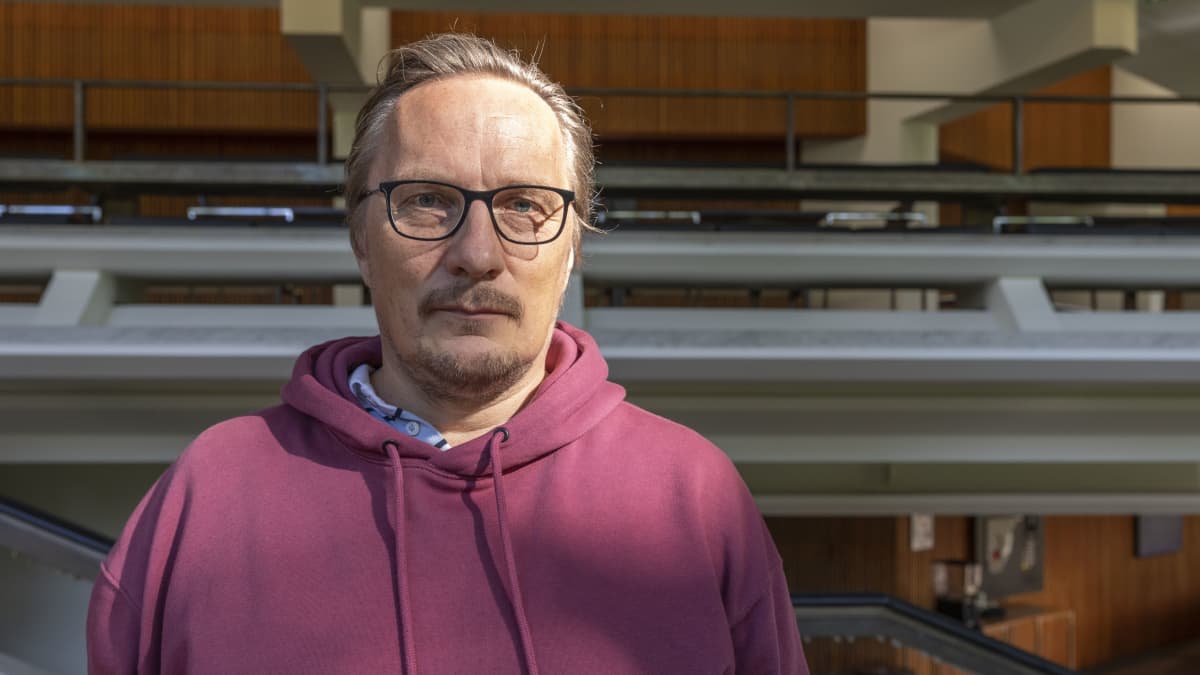 yksin-isen-ja-pahoinvoivan-nuoren-tarina-on-saanut-miljoonayleis-n
