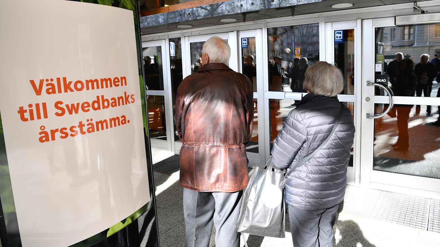 Birgitte Bonnesen får sparken från Swedbank - blev syndabock för  förtroendekrisen | Utrikes | Svenska Yle