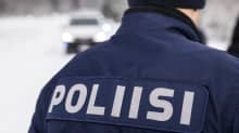 Kuvituskuvia poliiisipartiosta talvisessa ympäristössä.