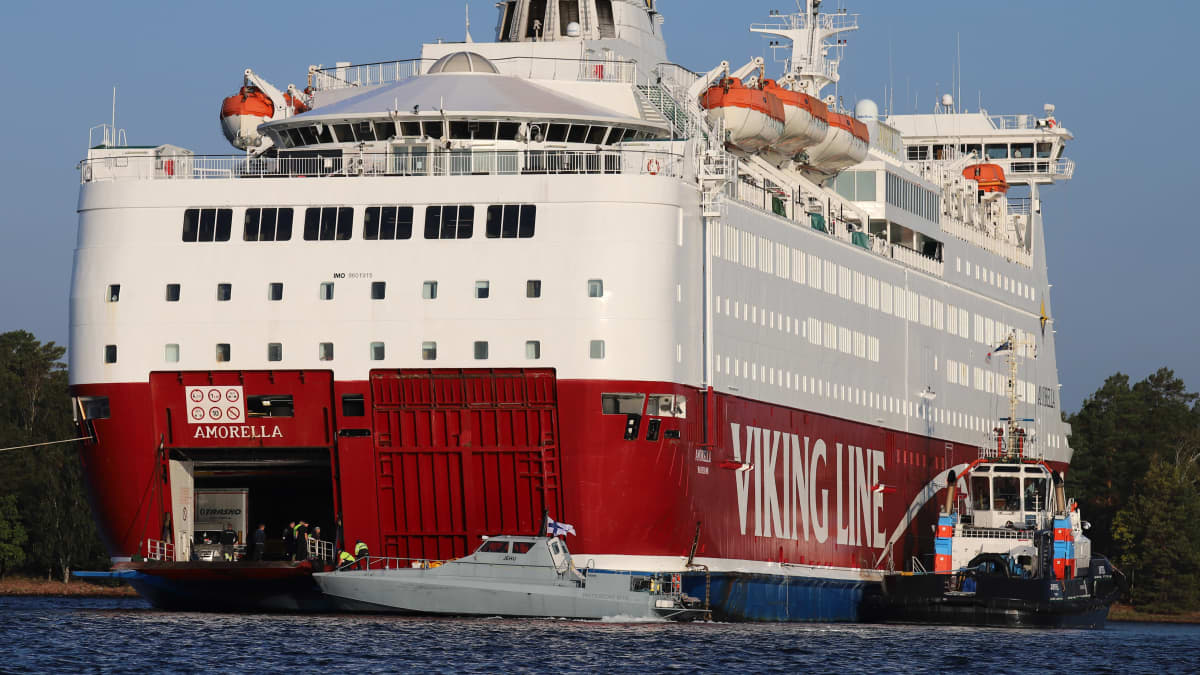 M/S Amorellan siirto Järsön saaren edustalla 23.9.2020.