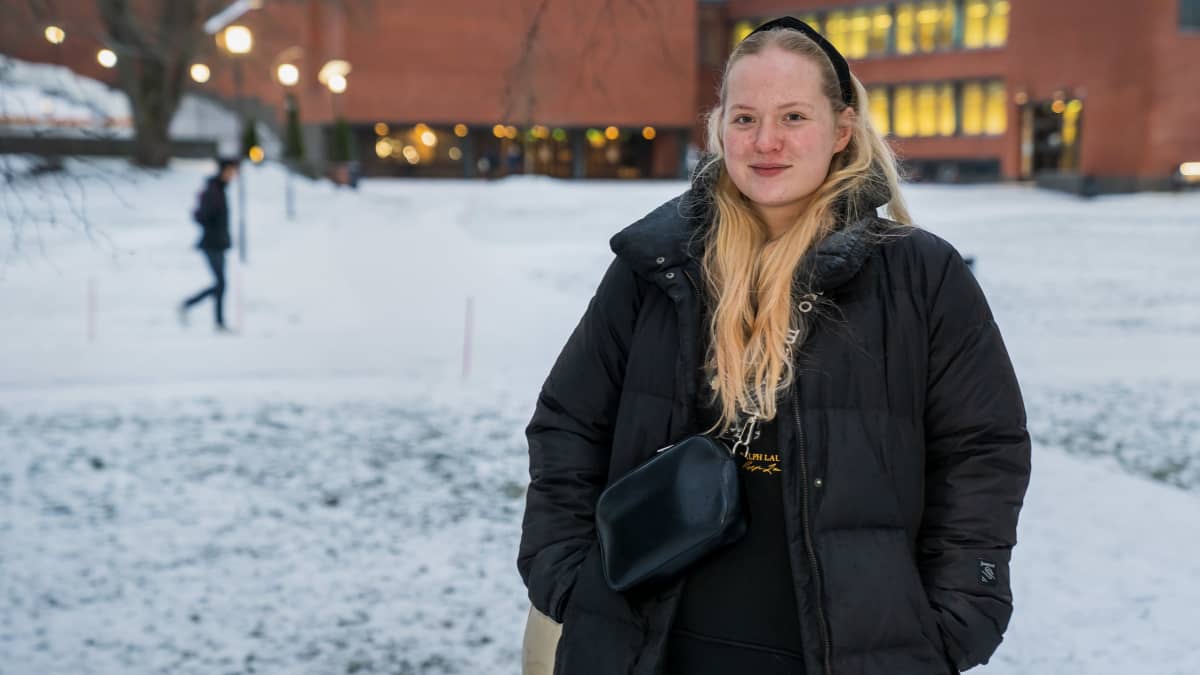 Henkilökuvassa, Leena Nieminen, opiskelija.