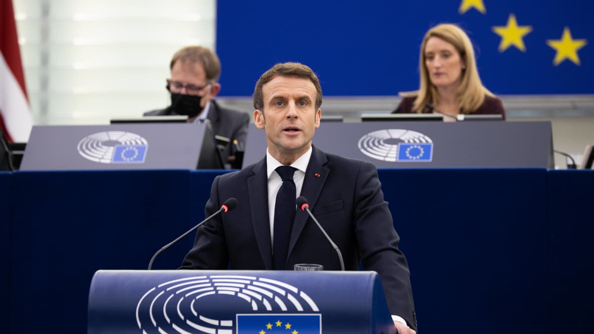 Presidentti Macron esitteli Ranskan tavoitteita Strasbourgissa kokoontuneelle europarlamentille.