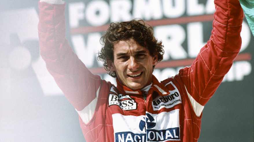 Ayrton Senna tuulettaa Interlagosissa 1993.