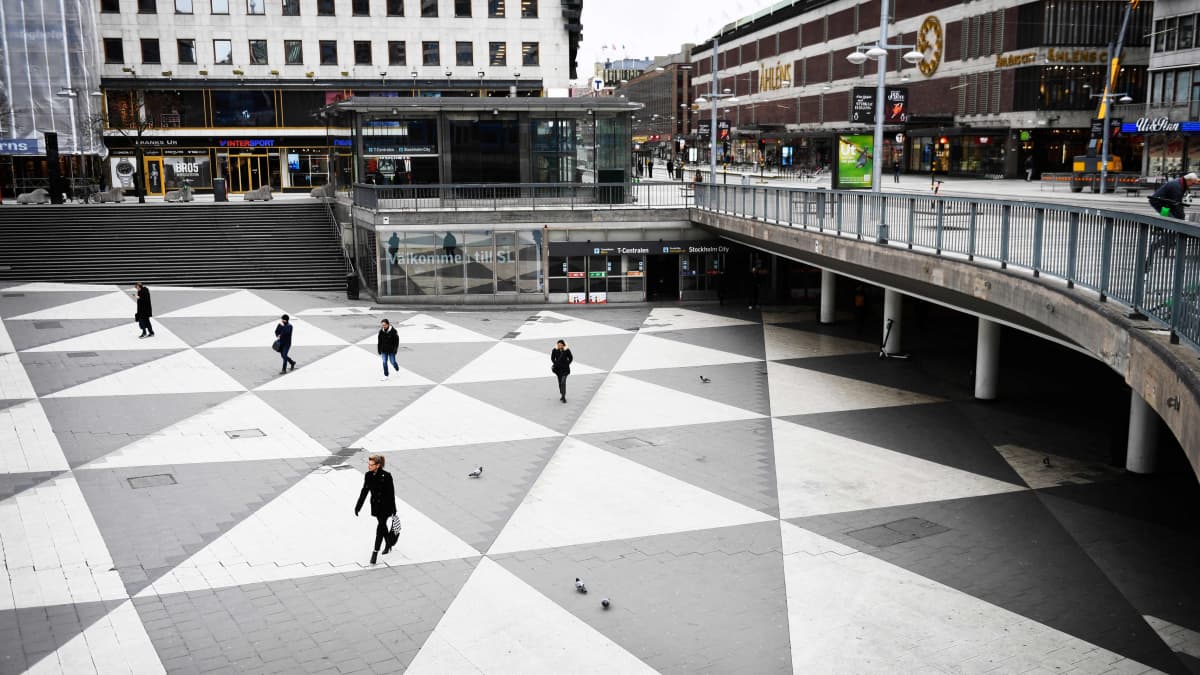 Folktomt på Sergels torg.