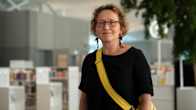 Professori, mediatutkija Anu Koivunen Helsingin keskustakirjasto Oodissa