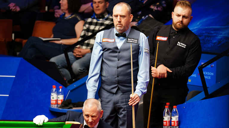 Mark Williams ja Jackson Page kohtasivat Crucible-teatterissa vuonna 2022. Williams vei toisen kierroksen kamppailun erin 13–3.