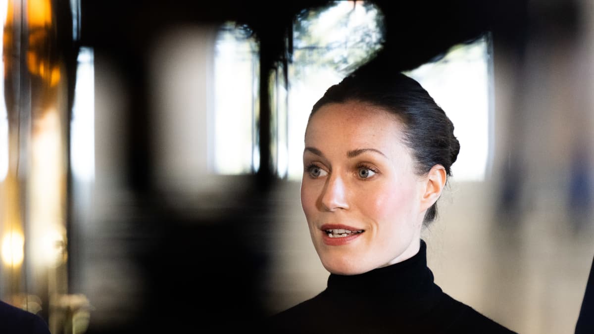 SDP:n puoluejohtaja Sanna Marin hallitusneuvottelujen lehdistötilaisuudessa Eduskunnassa.