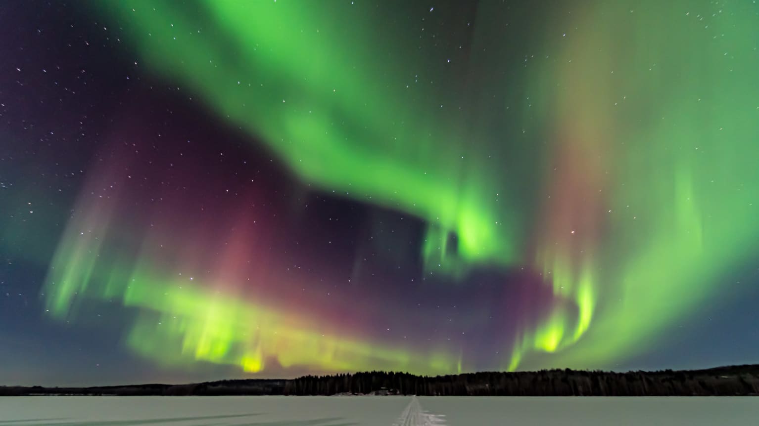 Chasing the Northern Lights – FINLAND, NATURALLY