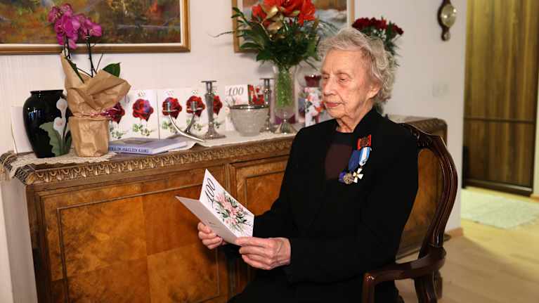 Lotta Alli Korva täytti 100 vuotta vuonna 2022. Kuva: Antti Mikkola / Yle