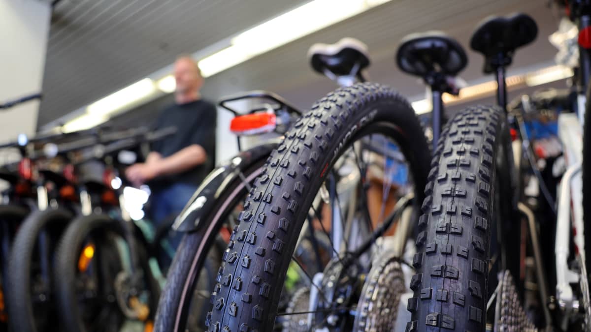 Pyöriä Mountainbike Center-pyöräliikkeessä Rovaniemellä.