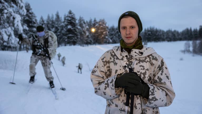 Ylikersantti Martin Theo Malk Sodankylän Jääkäriprikaatin järjestämällä talvisodankäynnin kurssilla 2024.