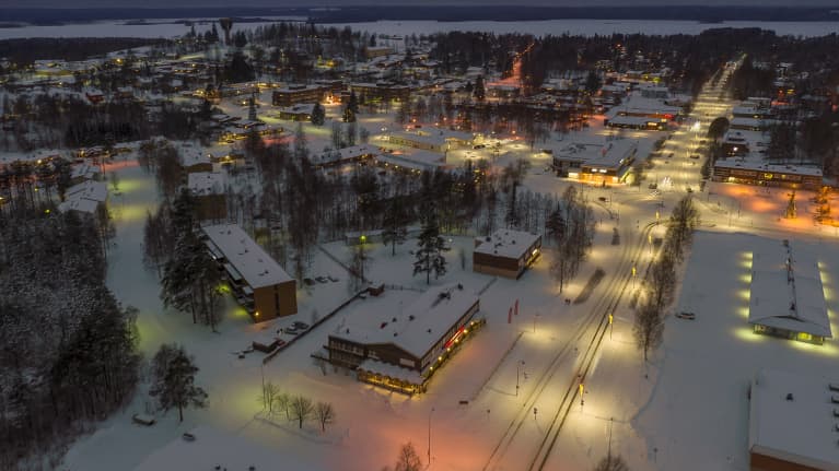 Ilmakuvaa ilomantsin keskustasta.