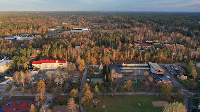 gatan-vid-karis-svenska-skolor-blir-g-ng-och-cykelv-g-v-stnyland