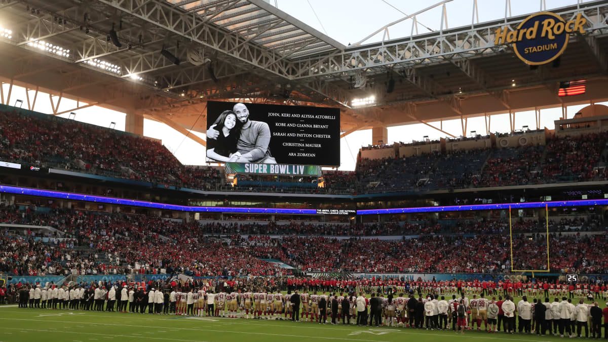 Super Bowlin alkuseremoniassa kunnioitettiin helikopteriturmassa kuollutta Kobe Bryantia