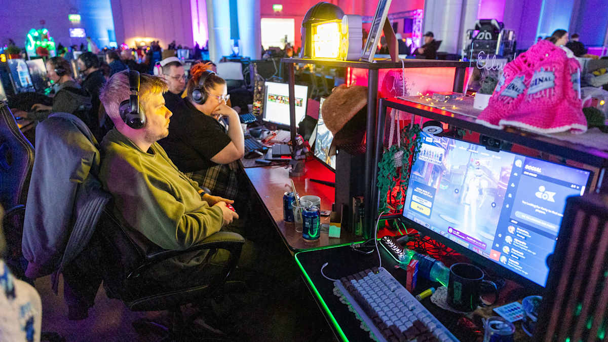 Kun poliisi pelaa Fortnitea verkossa, paikalla voi olla jopa 7 000 nuorta –  siksi toimintaa halutaan laajentaa - Uutiset kotimaasta ja maailmalta -  Maaseudun Tulevaisuus