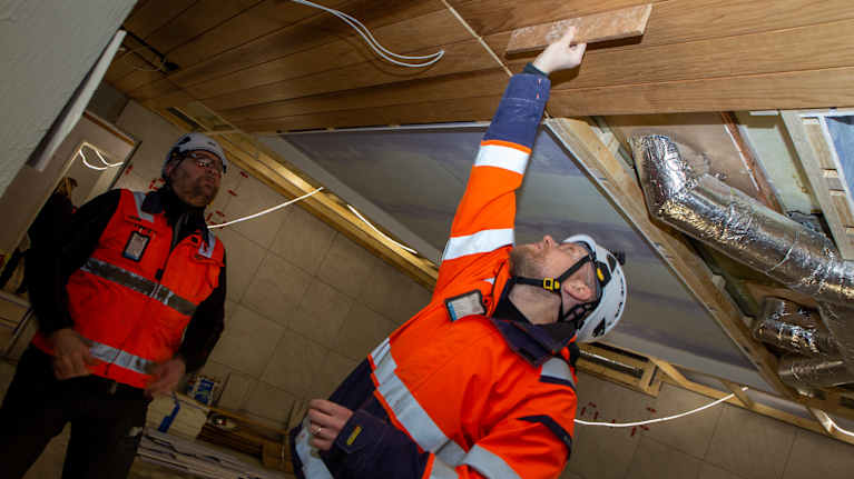 In a traditional plumbing renovation, the bathroom is completely dismantled. Photo: Joni Tammela / Yle