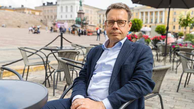 Juha Lavapuro senaatintorilla.