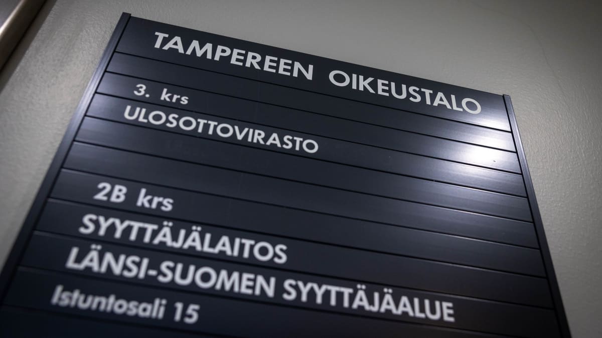 Tampereen oikeustalon ilmoitustaulu