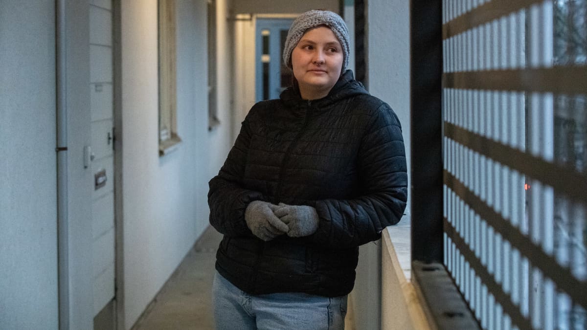 Opiskelijan taloudellinen arki, kuvassa opiskelija Lilli Hatinen Helsingin Mellunmäessä.