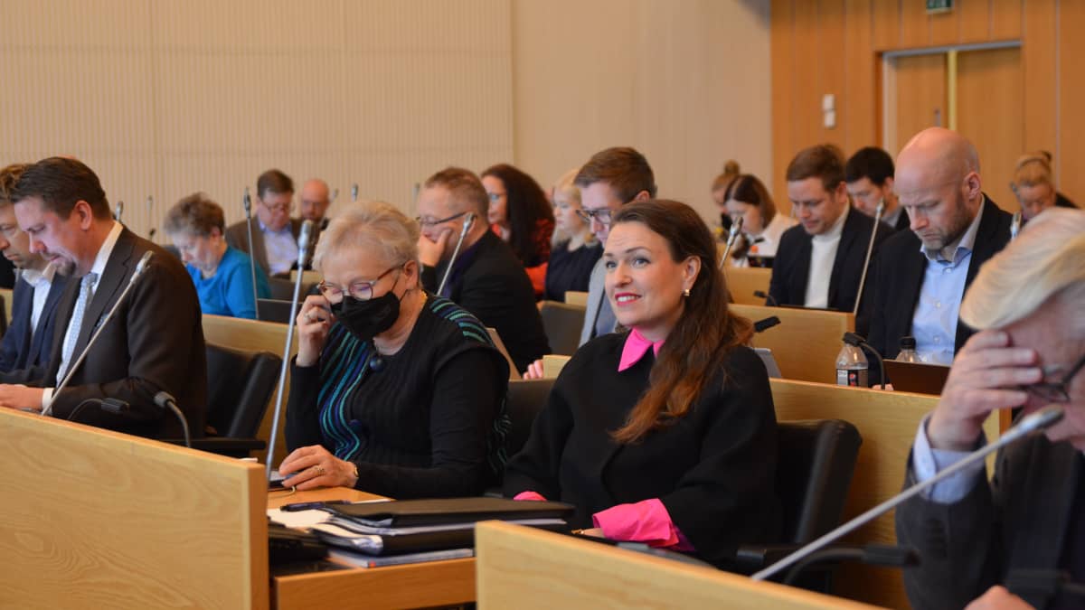 Tampereen kaupunginvaltuuston talousarviokokous.