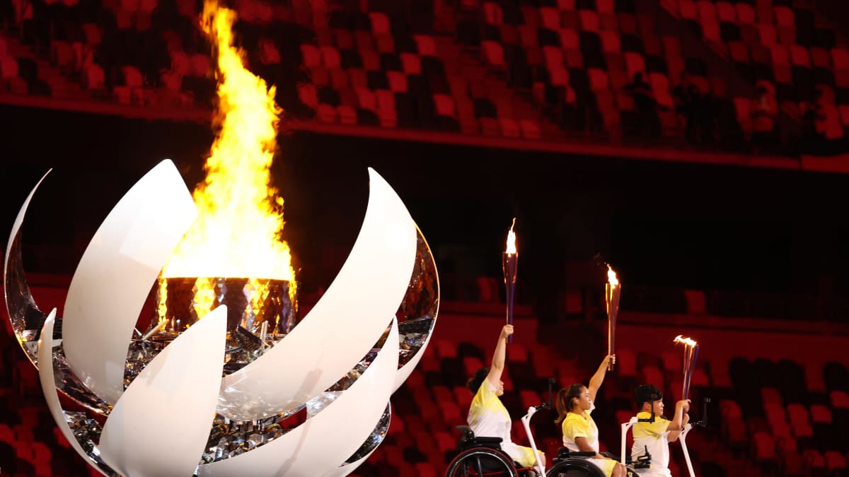 Paralympiatuli syttyi Tokion olympiastadionilla.