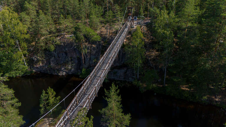 Repoveden käyttökiellossa olevan riippusillan suunnittelija myöntää ...