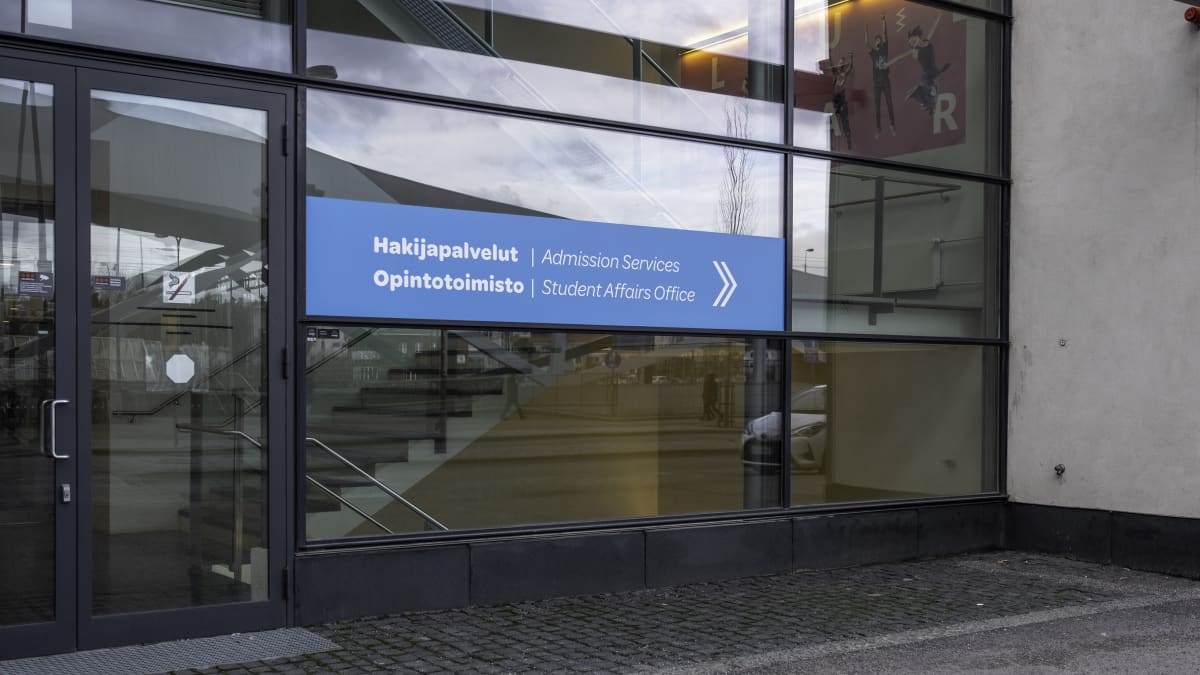 Laurea ammattikorkeakoulun opintotoimiston sisäänkäynti Vantaalla.